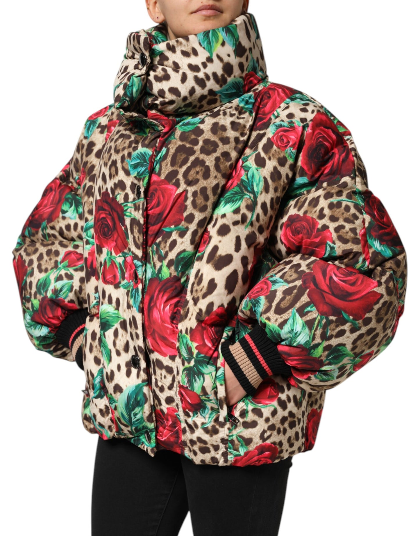 Dolce &amp; Gabbana – Steppjacke mit Leopardenmuster und Rosenmuster in mehreren Farben