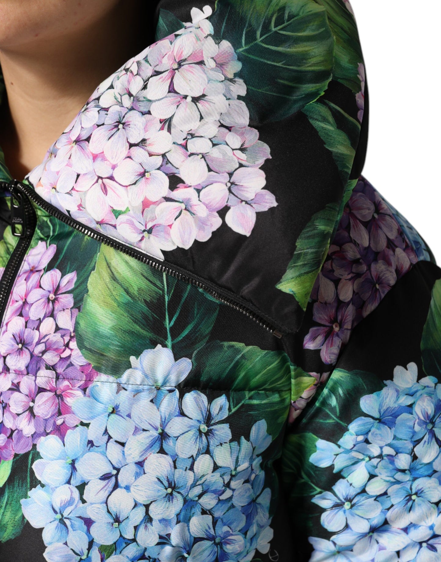Dolce &amp; Gabbana – Puffer-Steppjacke mit mehrfarbigem Blumendruck
