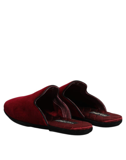 Dolce &amp; Gabbana – Flache Slipper aus rotem Viskosesamt