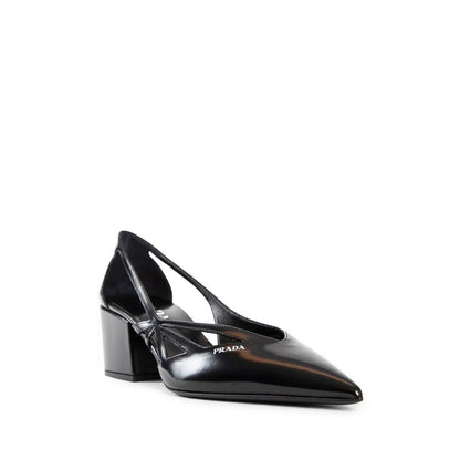 Prada Pumps aus gebürstetem Leder mit Cut-Outs