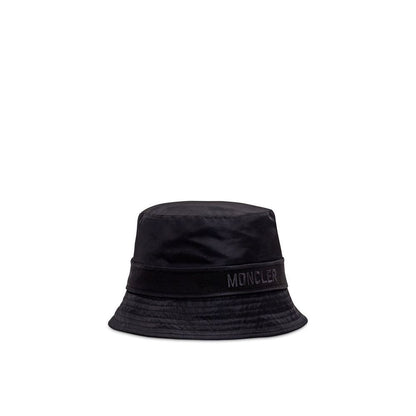 Fischerkappe mit Moncler-Logo