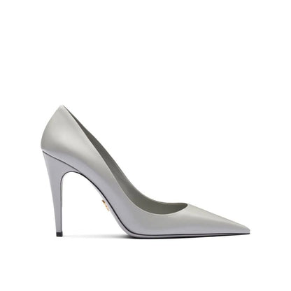 Prada Pumps aus gebürstetem Leder