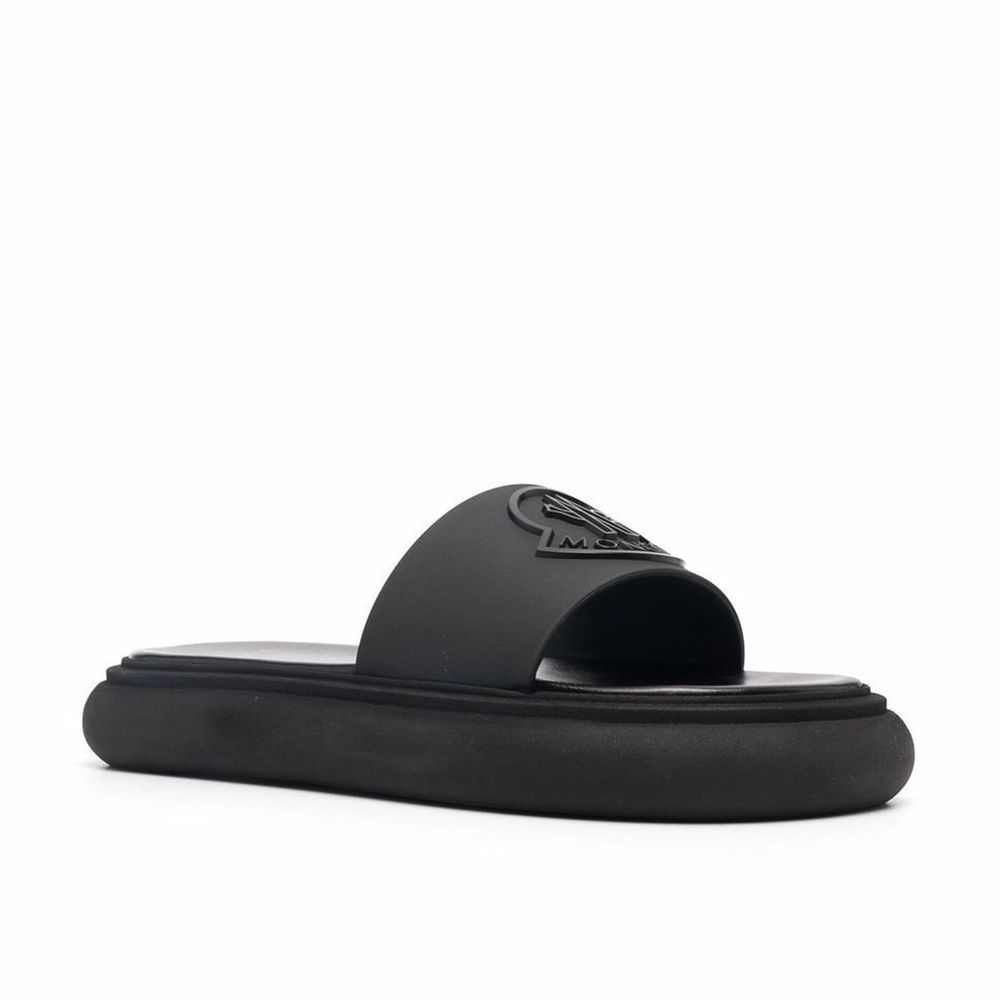 Moncler Logo-Slides