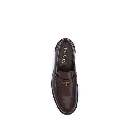 Prada Loafer mit dreieckiger Plakette