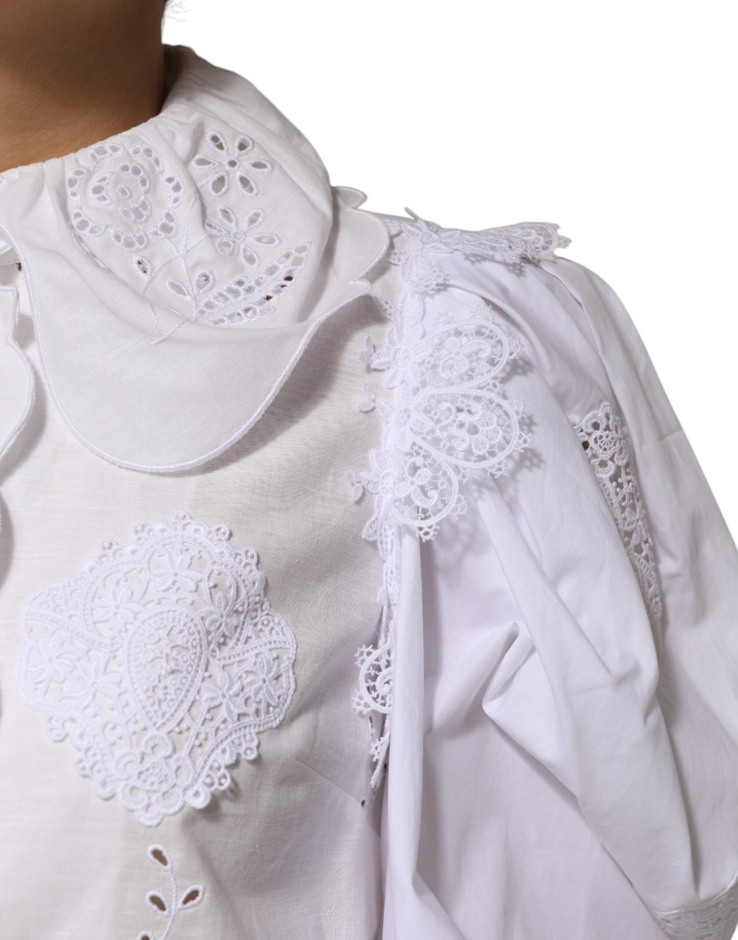 Dolce &amp; Gabbana – Weißes Blusenoberteil mit Rüschen und Spitzenverzierung