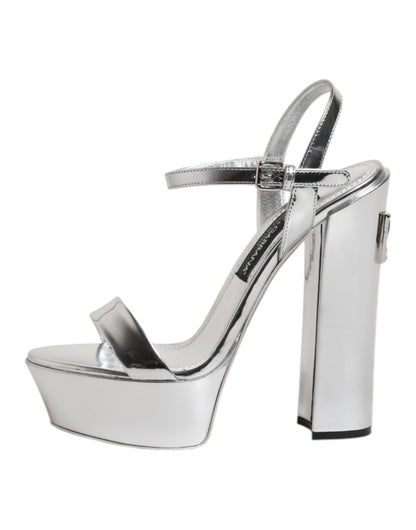 Dolce &amp; Gabbana Keira Sandalen aus silbernem Leder mit Plateau