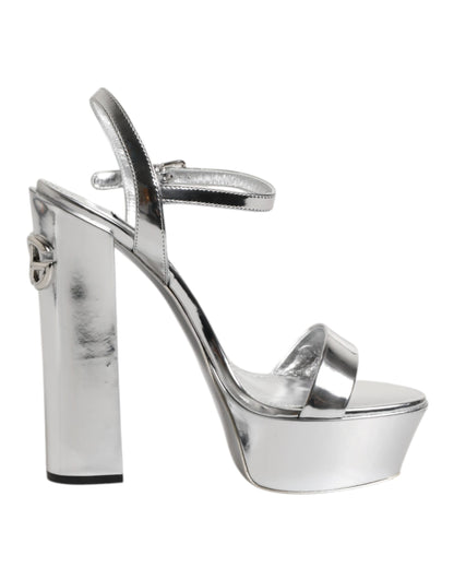 Dolce &amp; Gabbana Keira Sandalen aus silbernem Leder mit Plateau