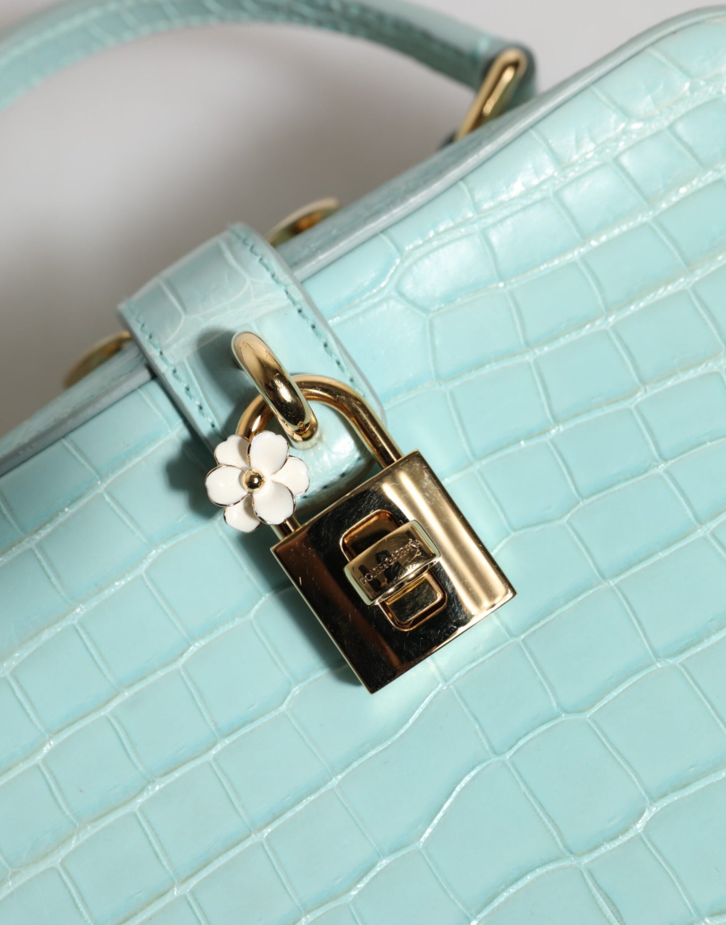 Dolce &amp; Gabbana – Mintgrüne Schultertasche aus geprägtem Leder mit Vorhängeschloss